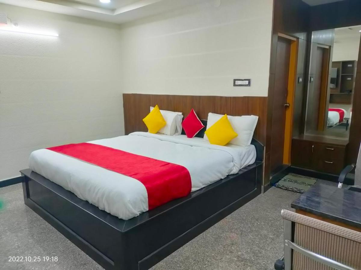 Hotel New Maruthi Inn, Lb Nagar Гайдарабад Екстер'єр фото