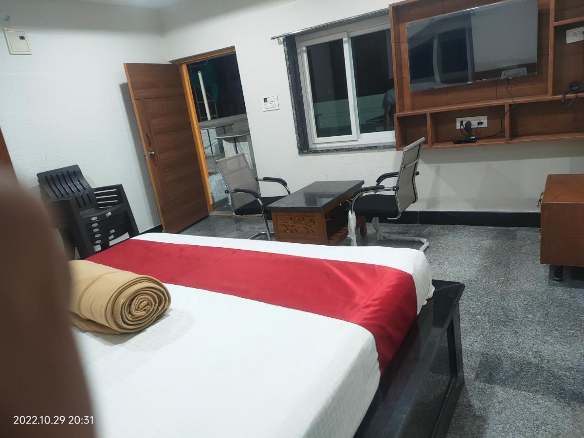 Hotel New Maruthi Inn, Lb Nagar Гайдарабад Екстер'єр фото