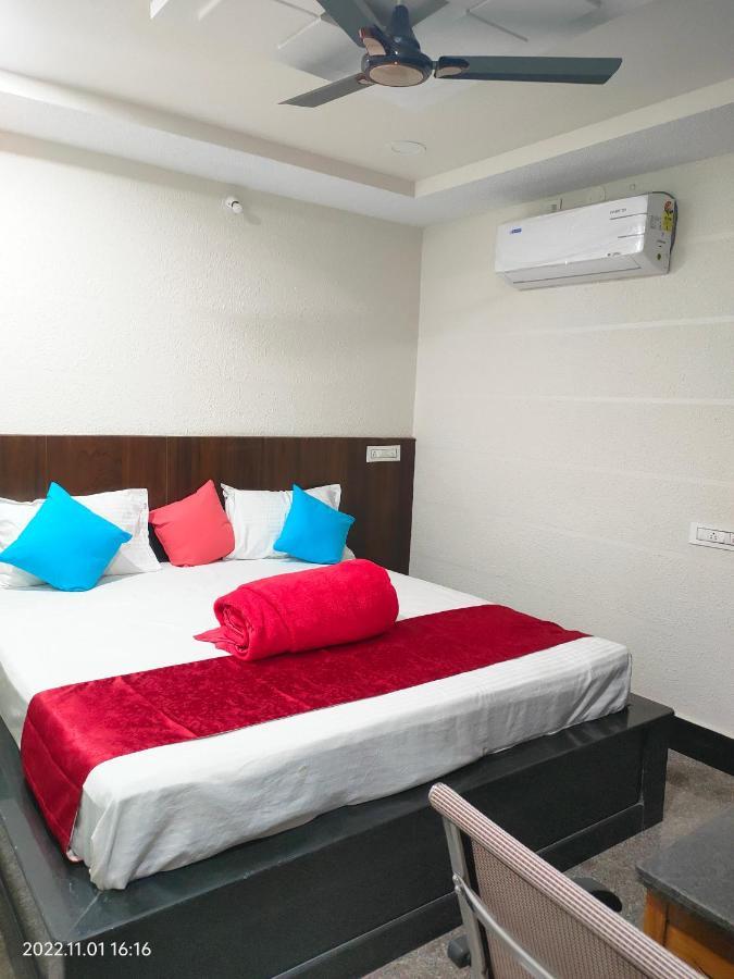 Hotel New Maruthi Inn, Lb Nagar Гайдарабад Екстер'єр фото