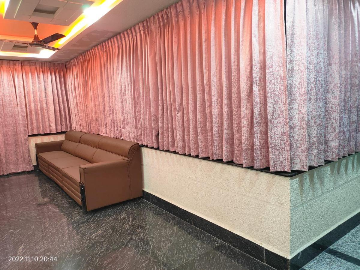 Hotel New Maruthi Inn, Lb Nagar Гайдарабад Екстер'єр фото
