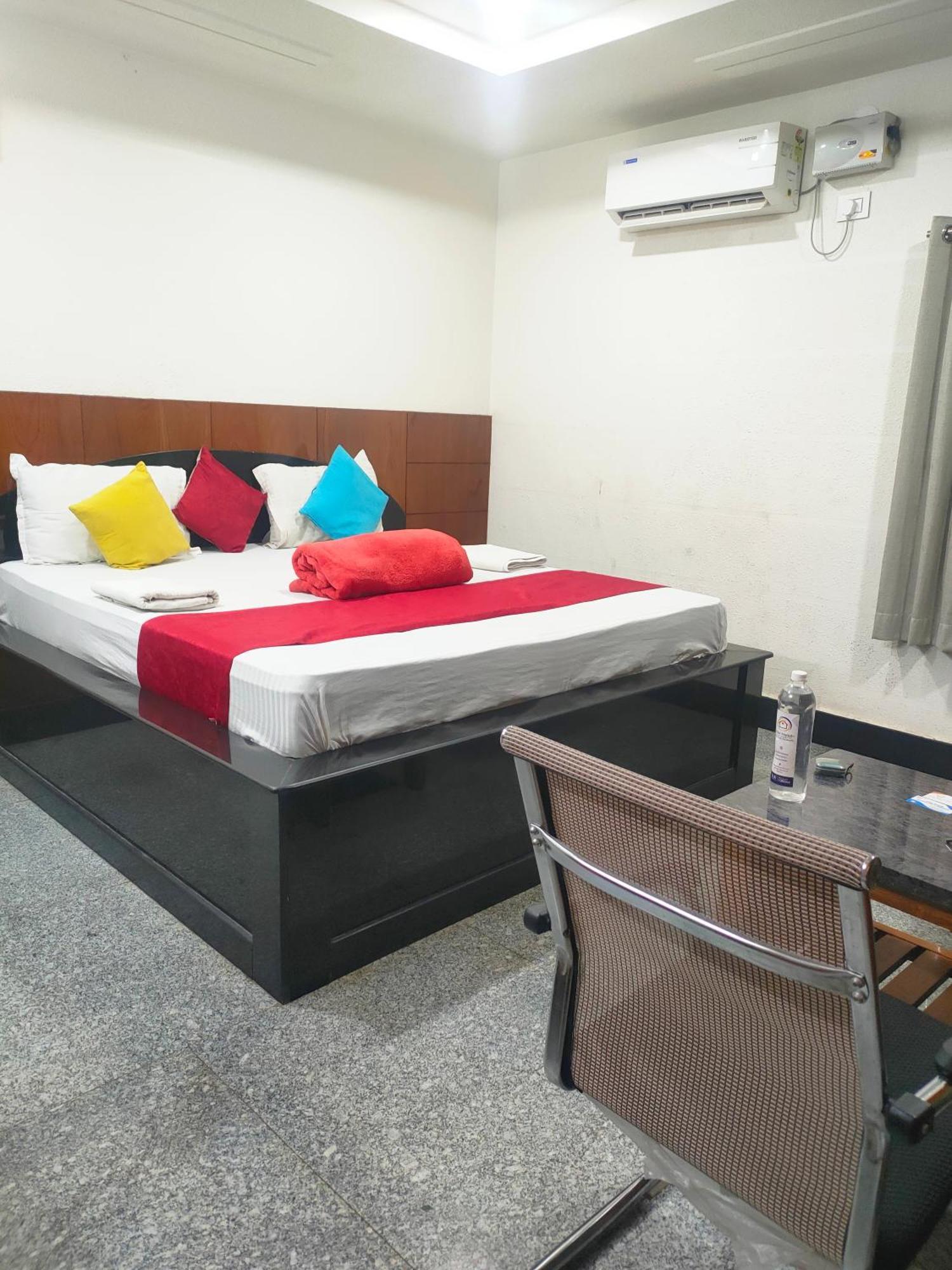 Hotel New Maruthi Inn, Lb Nagar Гайдарабад Екстер'єр фото